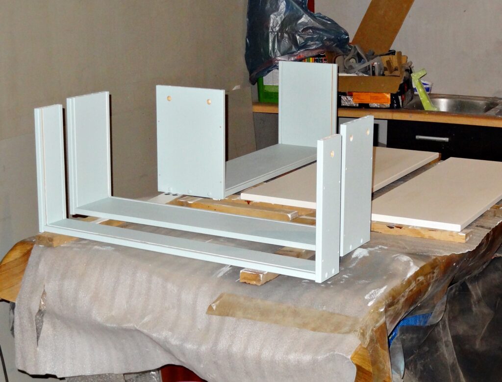 Malowanie szuflady - Ikea Henmes