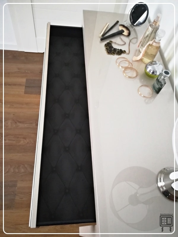toaletka lustrzana IKEA stylizacja mebli ikea