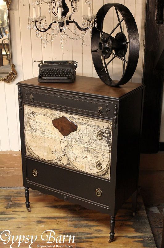 stara komoda w stylu vintage z odrobiną decoupage i farbą- zdjęcie