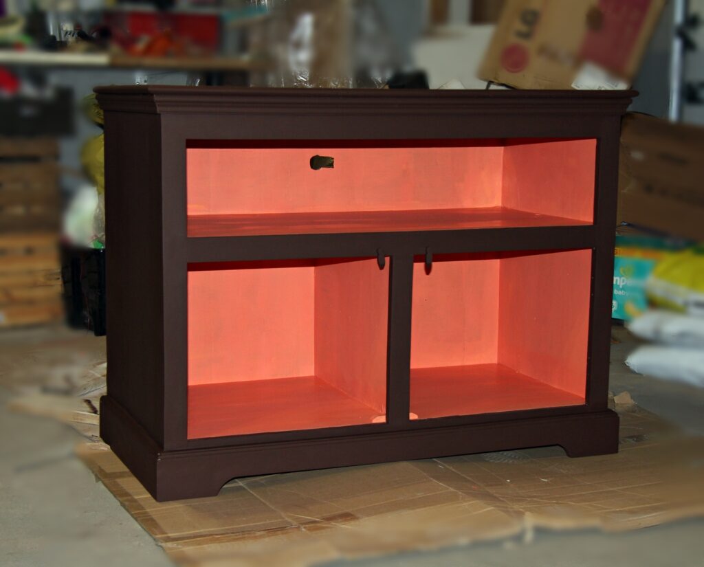 Komoda po 2 warstwach farby - zdjęcie