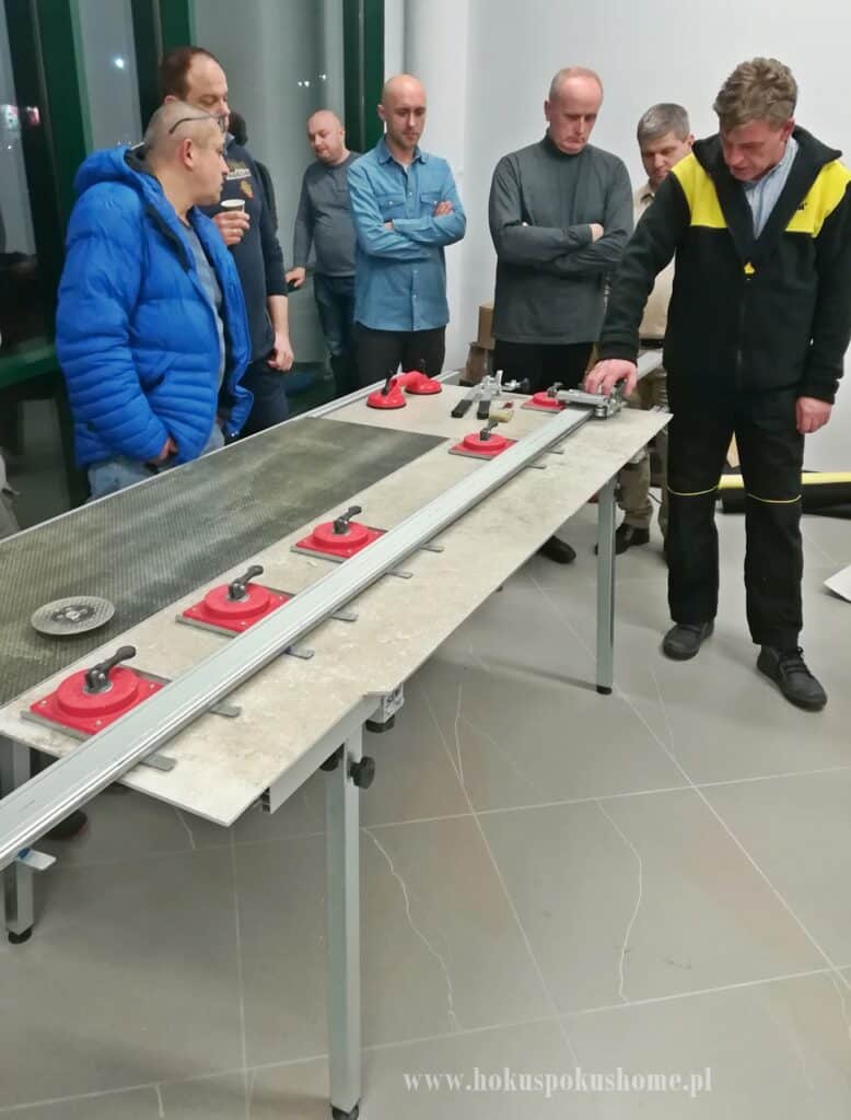 Prowadnica do precyzyjnego cięcia płyt wielkoformatowych - zdjęcie